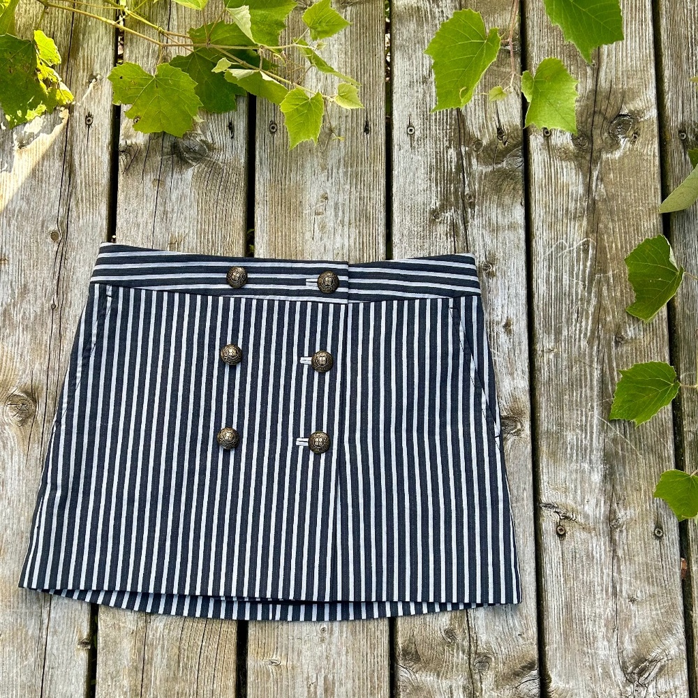 BCBGMaxAzria ⎮ Sailor-themed mini skirt